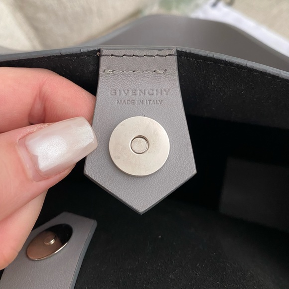 Authentic Givenchy Infinity Bucket Bag - Picture 9 of 12
